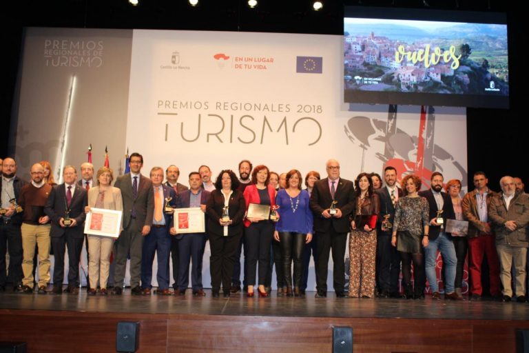 La Junta entrega los Premios Regionales de Turismo y los Premios Miguel de Cervantes de Gastronomía