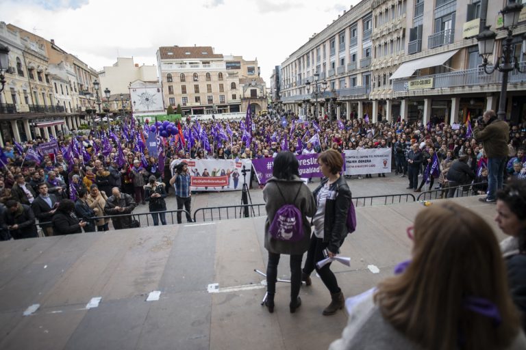 CCOO y UGT reclaman avances en el ámbito laboral como paso previo a la igualdad real