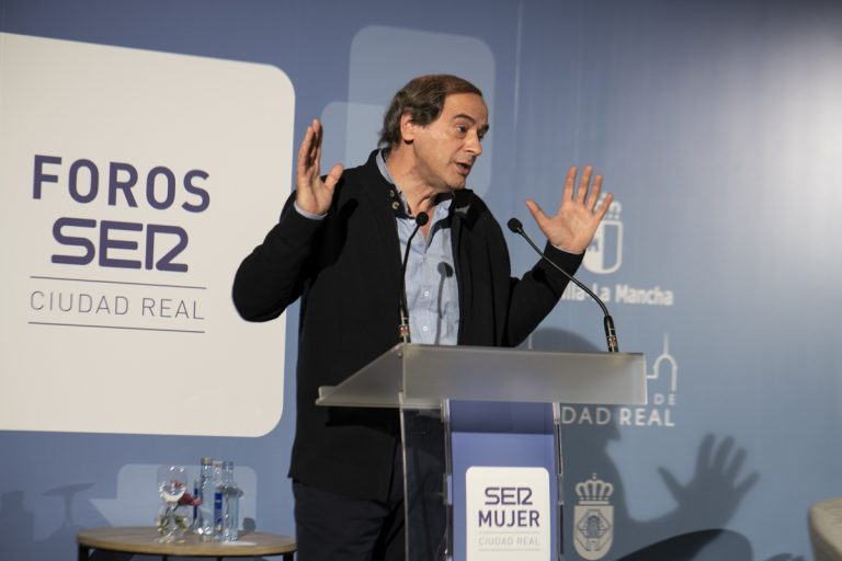 Vídeo: Isaías Lafuente defiende el lenguaje inclusivo, pero sin extravagancias