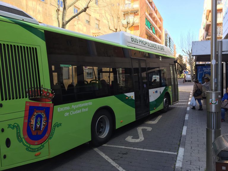 Los autobuses propulsados a gas ya circulan por las calles de Ciudad Real