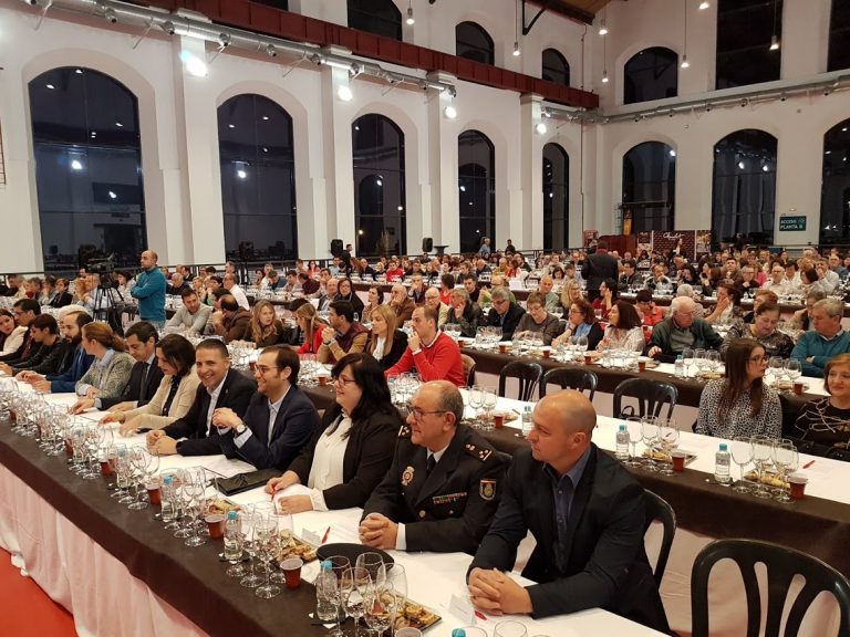 Puertollano marida vinos y tapas con una multitudinaria cata bajo la enseña de Fenavin