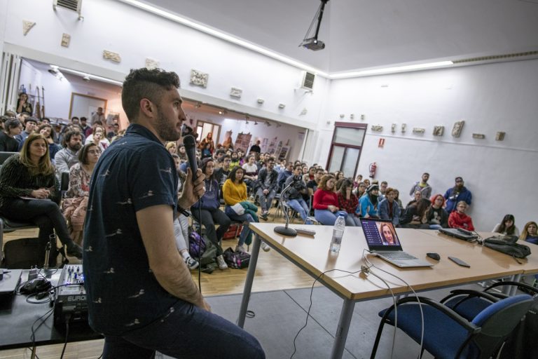 Cruzar el <i> uncanny valley</i> y volver a la Escuela de Arte para contarlo