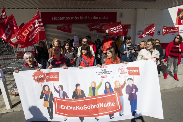 Trabajadores del Grupo DIA en Ciudad Real muestran su rechazo al ERE planteado por la empresa