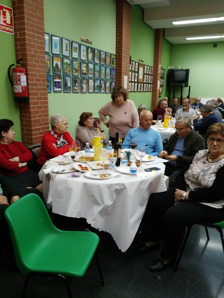 La Poblachuela celebra el Día de la Mujer con una cena entre vecinos