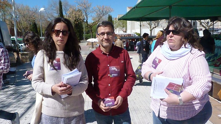 Ciudad Real: Unidas Podemos hace campaña en el Mercadillo de La Granja