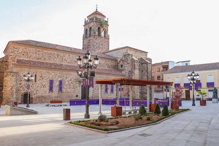 La Plaza Mayor de Almodóvar del Campo estrena imagen