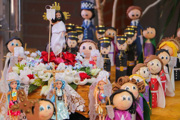 El Colegio ‘Maestro Juan de Ávila’ recrea, pasito a pasito, todos los detalles de la Semana Santa de Almodóvar del Campo