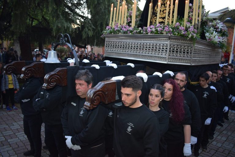 Puertollano: La barriada Libertad asiste a la primera salida procesional de Nuestra Señora del Mayor Dolor