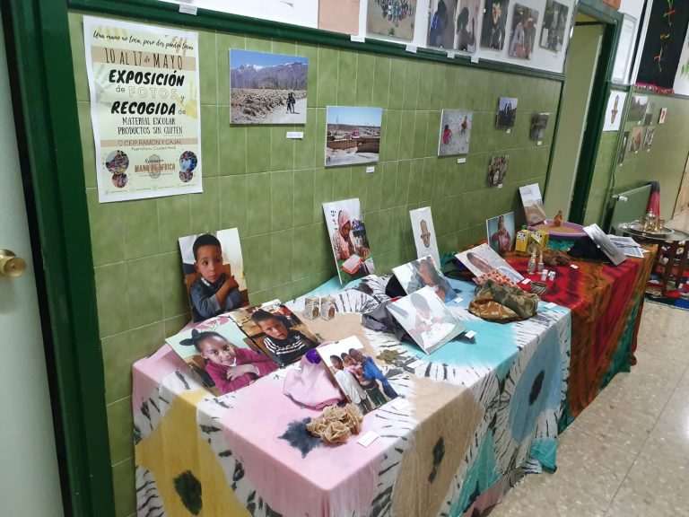 Puertollano: El Colegio Ramón y Cajal y Mano de África organizan una exposición fotográfica con fines solidarios