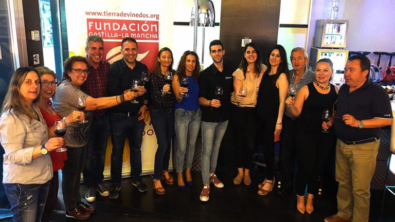 Puertollano: Una cata despierta los sentidos y sabores de los vinos de Castilla-La Mancha