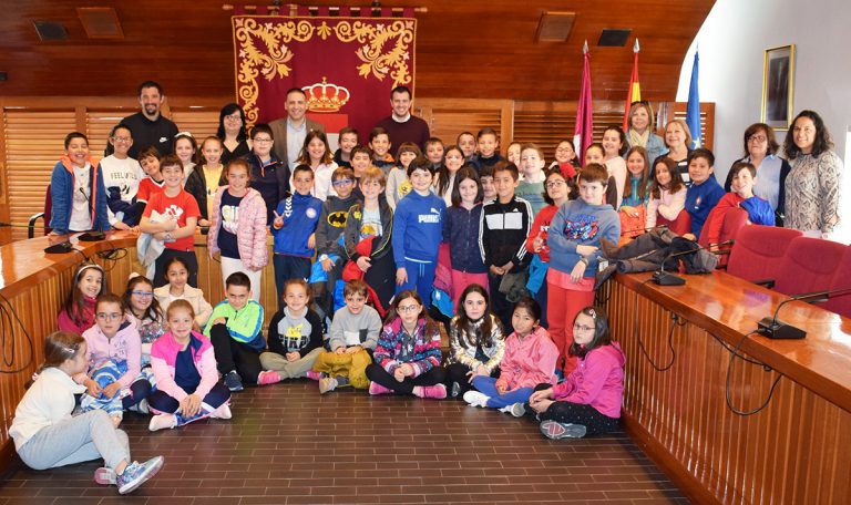 Puertollano: Alumnos del colegio Tierno Galván conocen la actividad municipal del Ayuntamiento