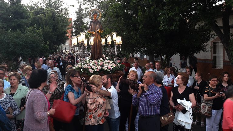 Puertollano: Fervor y devoción por Santa Gema en la barriada Libertad