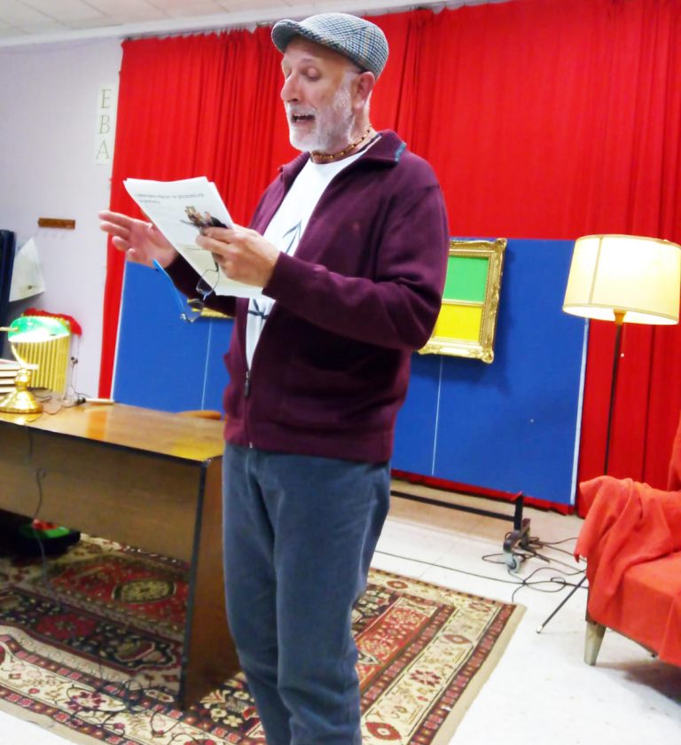 Puertollano: Lecturas en Santa Ana con el librero más dicharachero del barrio