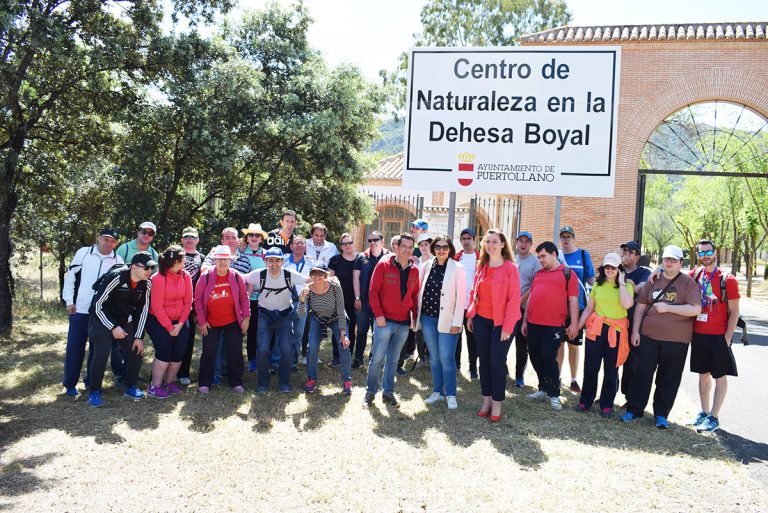 Puertollano: Senderismo y juegos protagonizan el Encuentro Deportivo Provincial de Diputación y Laborvalía en la Dehesa Boyal