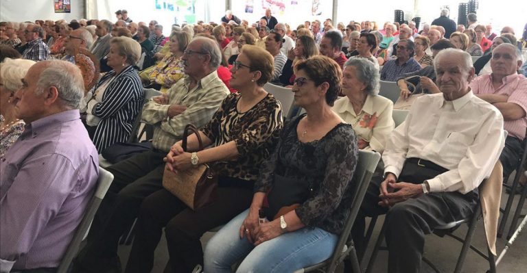 Puertollano: Humor, copla y merienda en la feria de los mayores