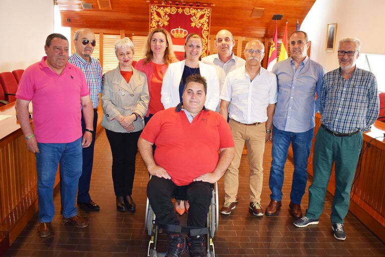 El Ayuntamiento de Puertollano reconoce el servicio público de nueve trabajadores