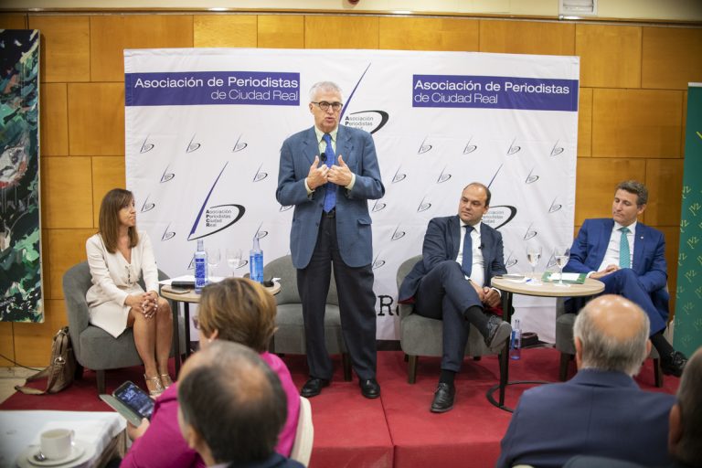 Eurocaja Rural patrocina el primer desayuno informativo promovido por una asociación de periodistas de CLM