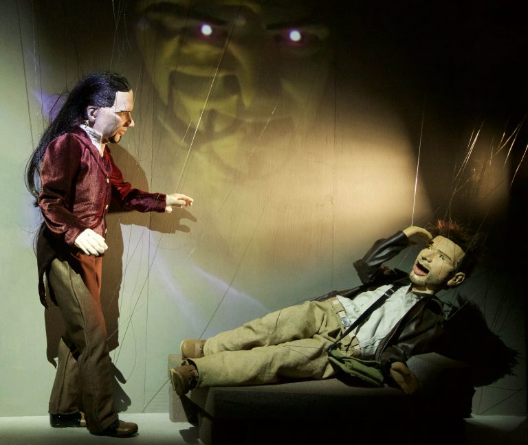 El Teatro de la Sensación cierra temporada con la obra de títeres “[R]Evolución: El fin del Mañana”