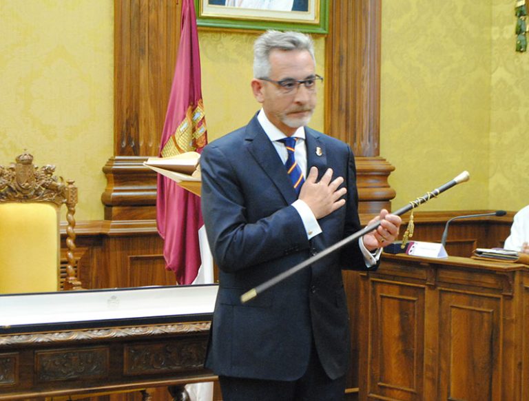 Jesús Martín, investido por quinta vez consecutiva como alcalde de Valdepeñas