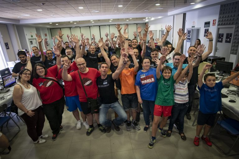 La familia de RetroReal cacharrea unida