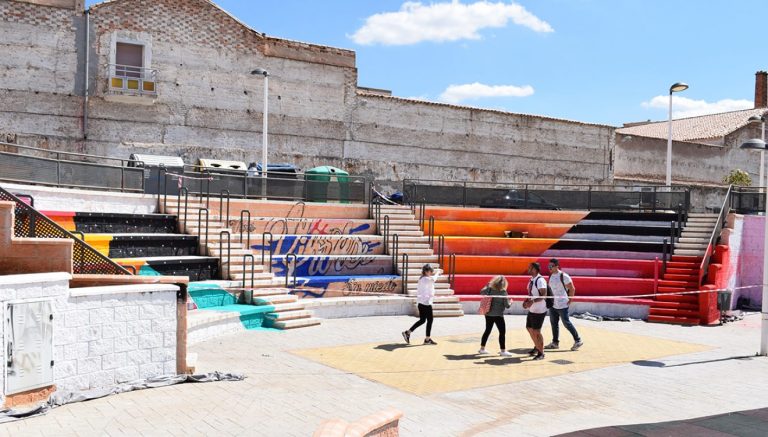 Puertollano: Mujeres vivas, libres y sin miedo en el nuevo mural urbano de la plaza Padre Poveda