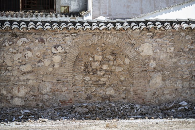 Ciudad Real: Técnicos municipales estudian restos aparecidos en la obra del aparcamiento disuasorio de la calle Lirio
