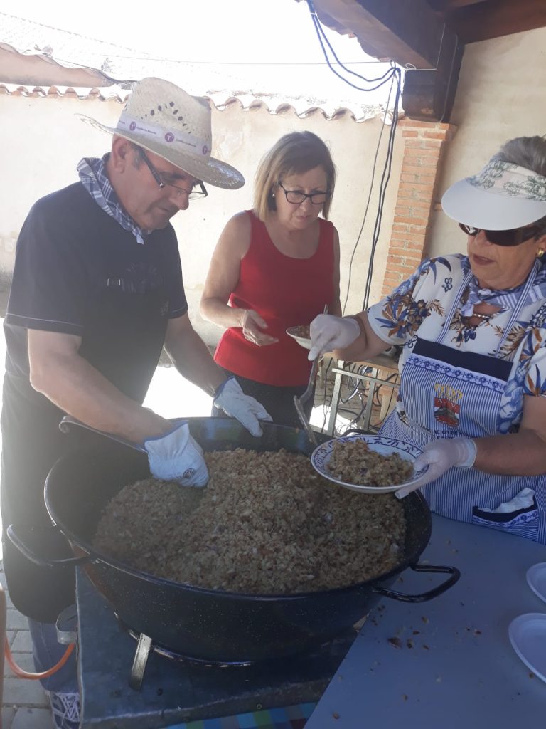El Villar de Puertollano celebró el Día de Castilla-La Mancha con migas y juegos tradicionales