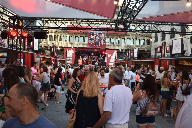 Vecinos y foráneos degustan la noche ciudadrealeña en la MUFF