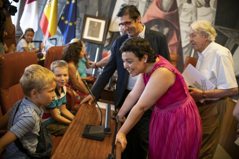 Caballero y Zamora destacan la generosidad de las familias que acogen a menores ucranianos