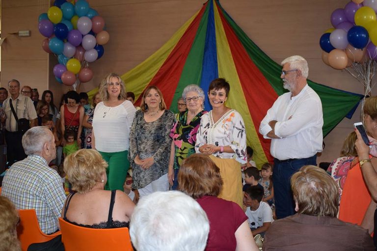 Puertollano: La alcaldesa participa en el Día de los Abuelos y destaca su papel esencial en el bienestar de las familias