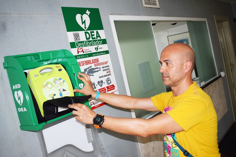 El Ayuntamiento de Puertollano amplía la red de desfibriladores con ocho nuevos DESA en edificios públicos