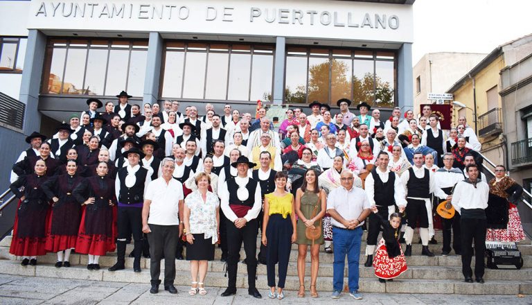 Puertollano: La alcaldesa agradece la difusión de raíces y tradiciones a los grupos del XXXV Festival Nacional de Folklore