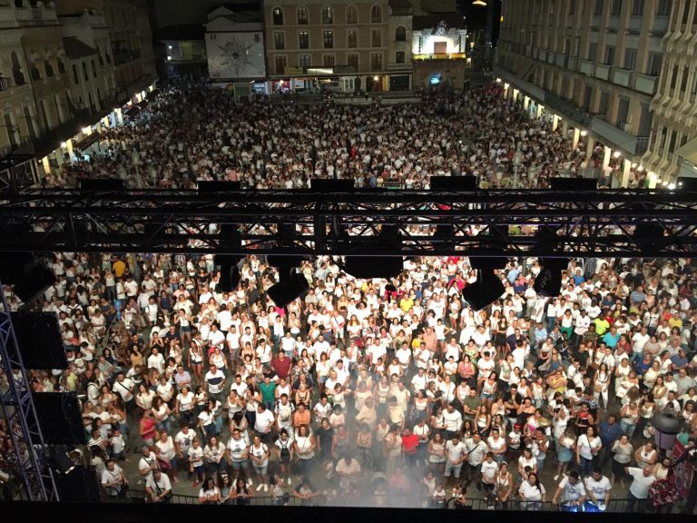 ¿A qué hora finalizan los eventos musicales de la Pandorga?