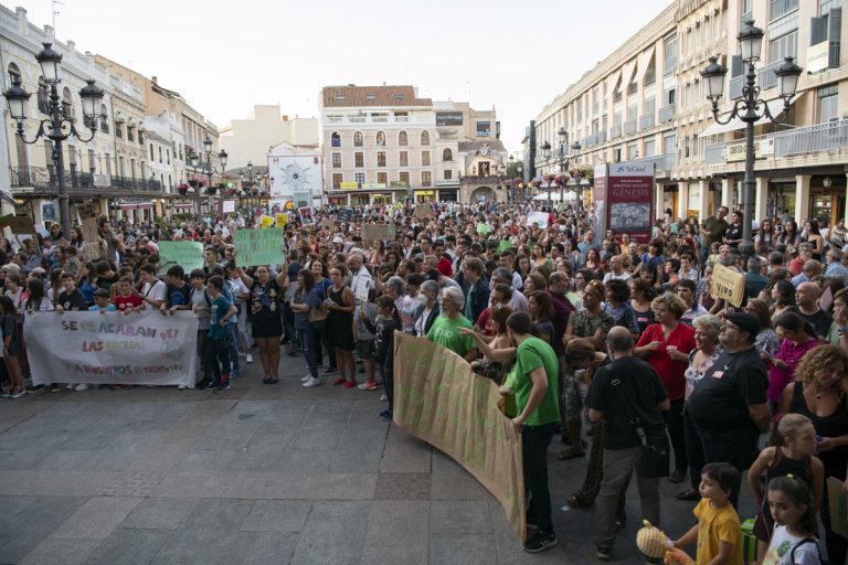 La Alianza por el Clima congrega a cientos de personas en Ciudad Real: “Estamos ante una verdadera emergencia y hay que creérselo ya”
