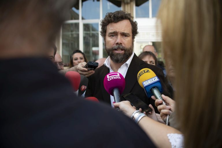Espinosa de los Monteros se muestra optimista y confía en que Vox «dé la sorpresa» mejorando resultados