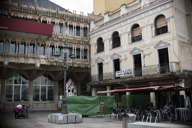 Ciudad Real: Oficinas y, quizá, un bar restaurante, será el fin de uno de los característicos edificios de la Plaza Mayor