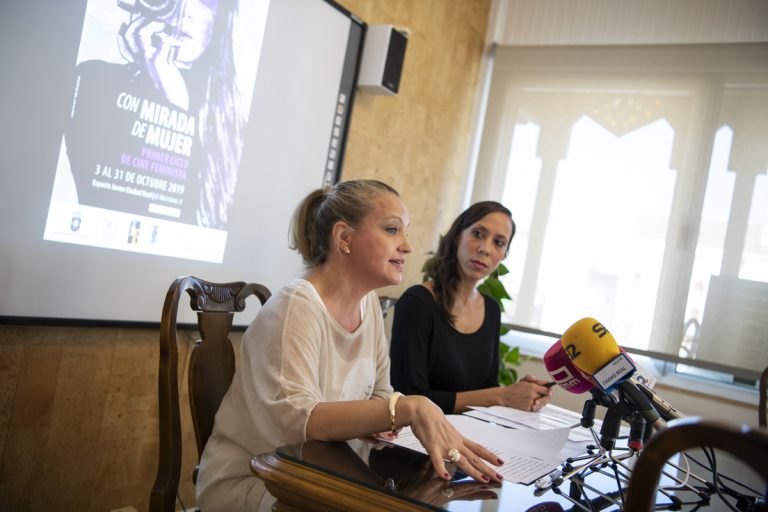 El I Ciclo de Cine Feminista “Con mirada de mujer” alcanza su ecuador con éxito