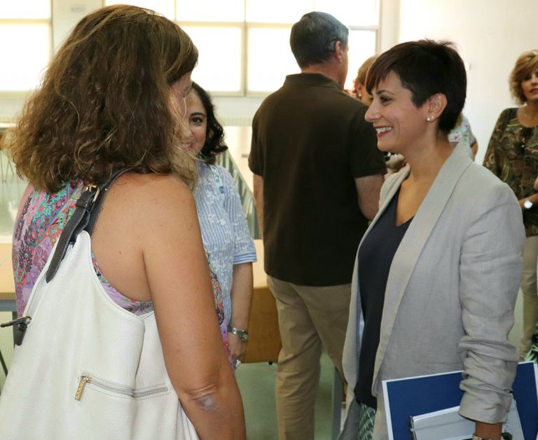 Puertollano: Isabel Rodríguez defiende una mayor coordinación entre  Ayuntamiento y centros educativos