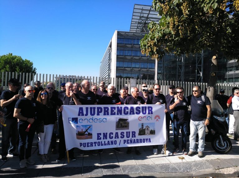 Endesa retira la tarifa eléctrica a los jubilados de Encasur, que proseguirán con las protestas