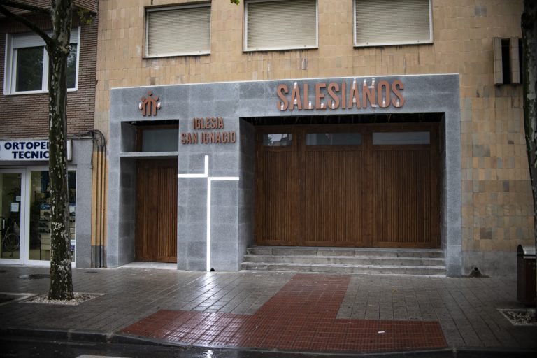 Ciudad Real: Los salesianos “rejuvenecen” la fachada de la Iglesia de San Ignacio