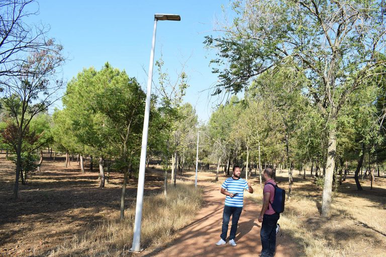 Puertollano: Vuelve la luz al parque del Pozo Norte con la renovación y ampliación de sus luminarias