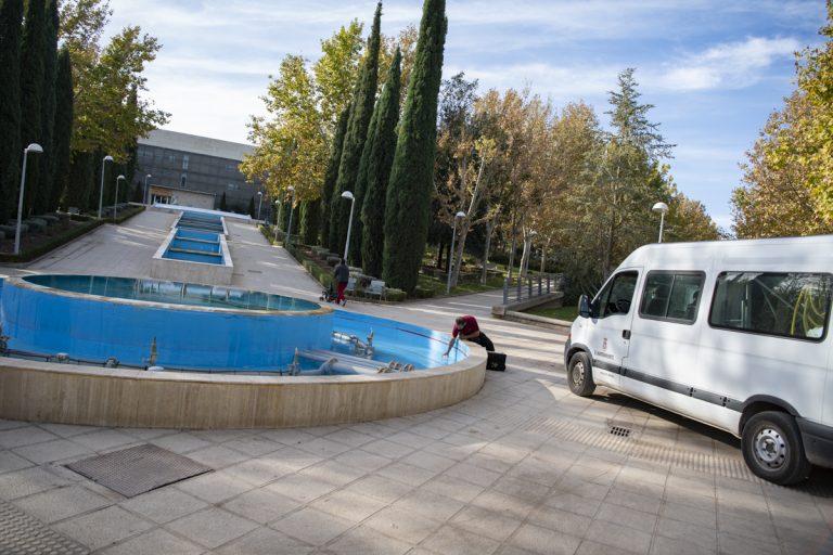 Pilar Zamora lanza un mensaje de “tranquilidad” a la ciudadanía y asegura que los protocolos para tratar las fuentes con legionela están activados
