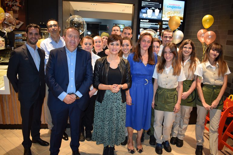 McDonald’s reinaugura su restaurante de Puertollano, ampliando servicios y plantilla