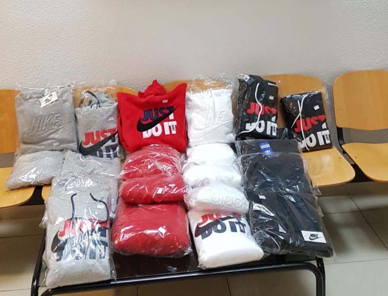 Puertollano: Decomisadas 22 prendas falsificadas en el mercadillo