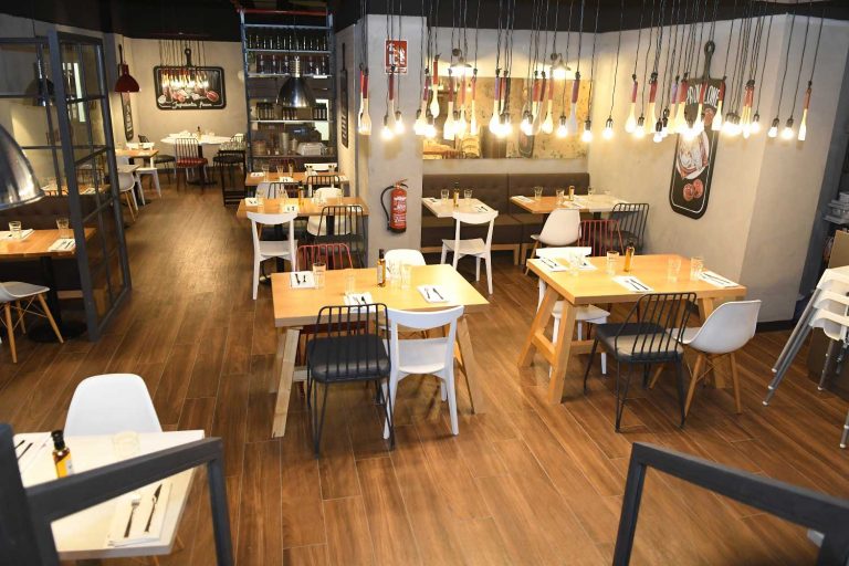 La insensibilidad de negocios hosteleros como “Ginos” en Ciudad Real que marginan a los vinos castellano-manchegos en su carta