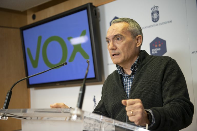VOX propone dedicar un monumento a la reconciliación nacional y que se revise el contrato del parking de la Plaza Mayor