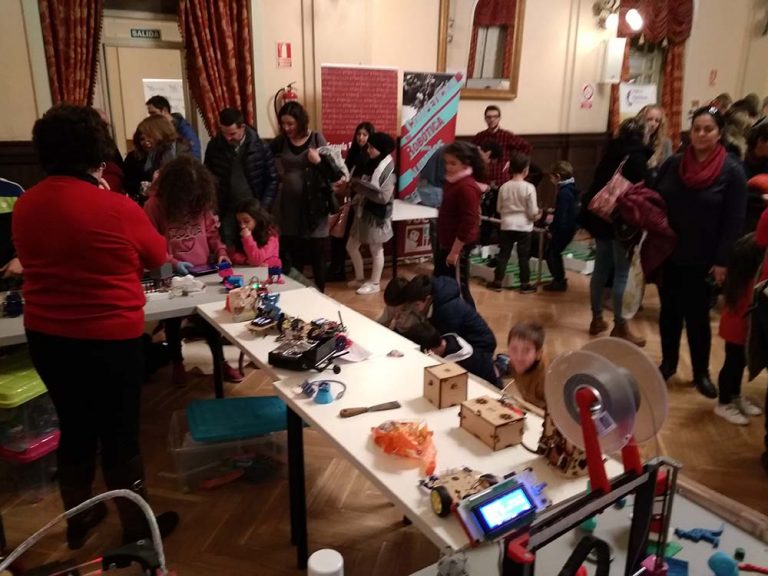 Tecnología robótica e impresión 3D en los institutos públicos de Ciudad Real: presentación en el Museo de la Ciencia por un Día