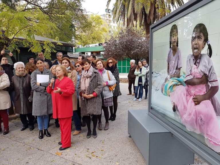 García Rodero denuncia con una exposición en Puertollano la situación de la mujer en la India, «ninguneada hasta el suicidio»