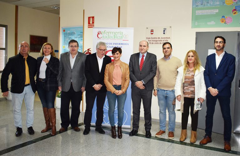 La alcaldesa de Puertollano agradece el compromiso humano de los profesionales sanitarios