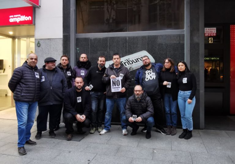 Trabajadores de La Tribuna de Ciudad Real se concentran este viernes ante la Diputación para visibilizar su dramática situación